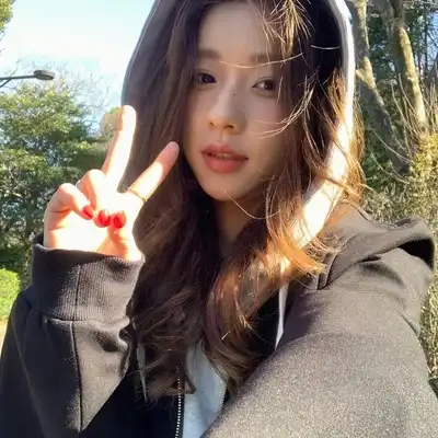 何玲